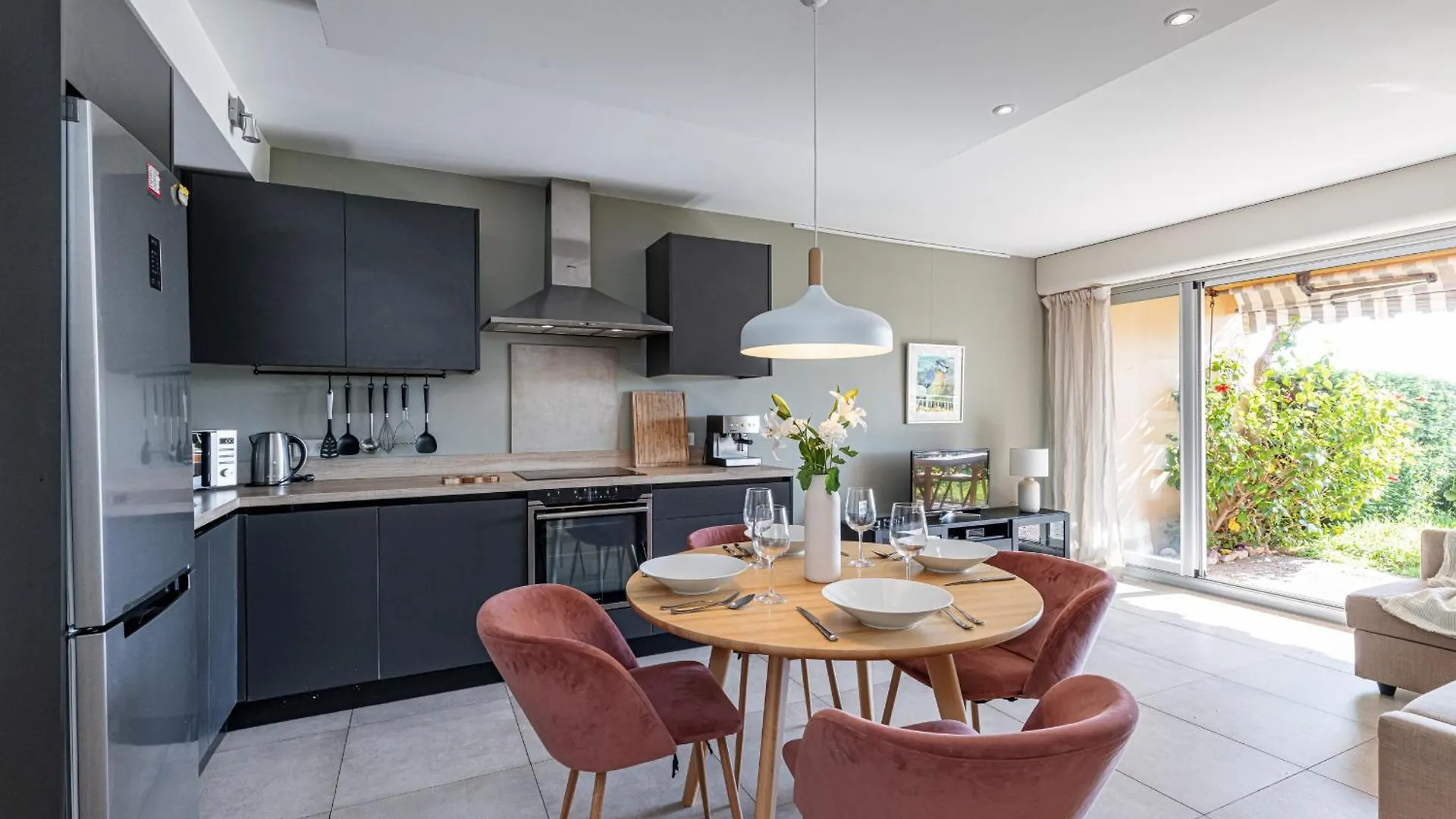 2 Bdr Villefranche-Sur-Mer Sea View Parking And Swimming Pool