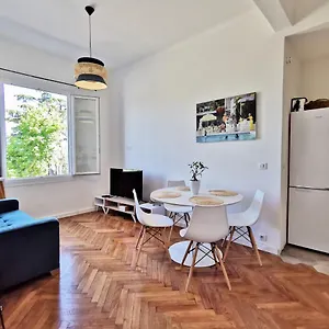  Apartment Le Foch By Guys