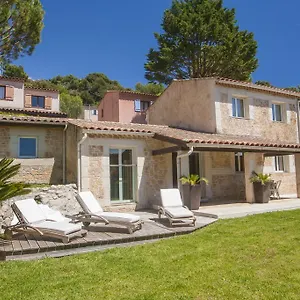 Domaine Du Mont Leuze Villa